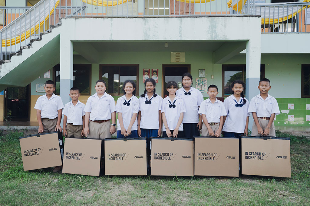 “โครงการห้องคอมฯ ของหนู” ณ โรงเรียนบ้านรังนก (ประชาพิทักษ์) จังหวัดพิจิตร